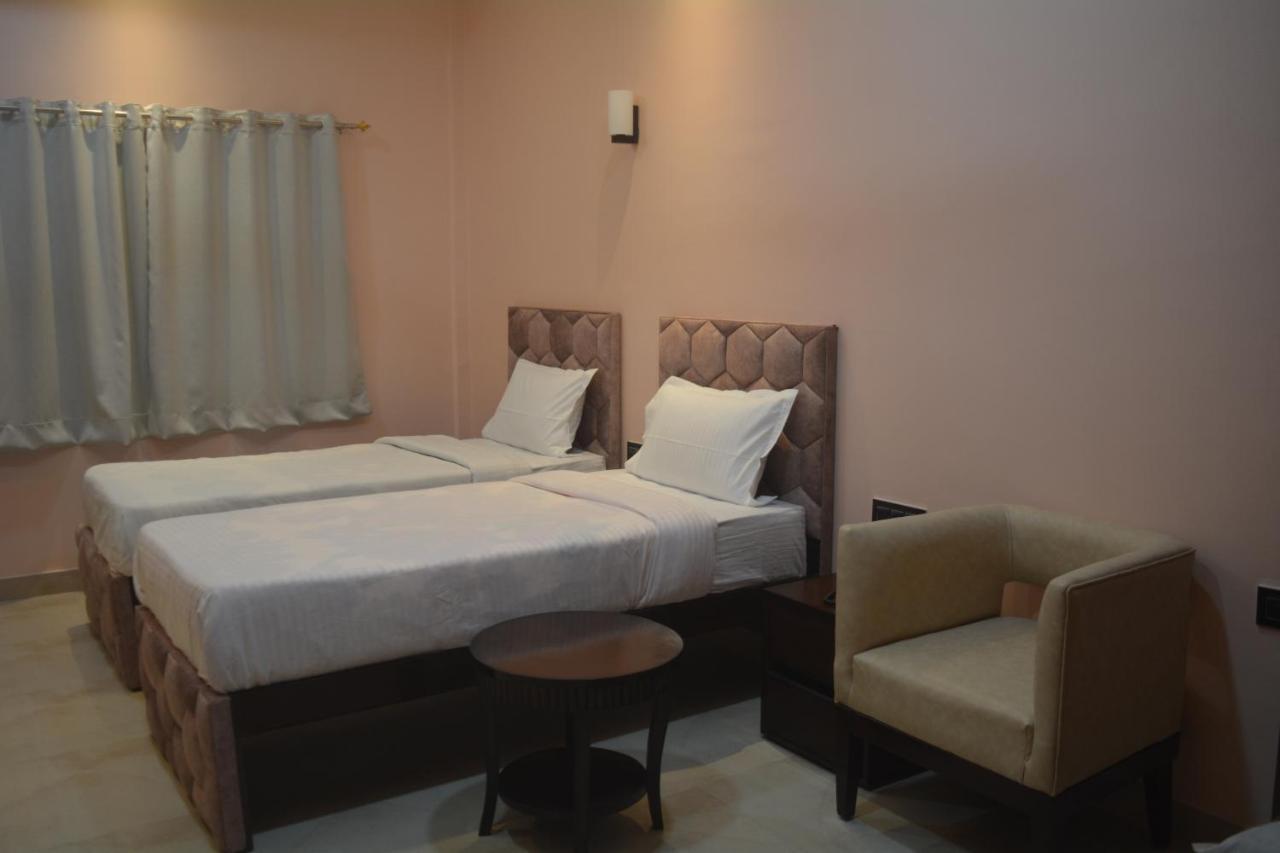 Maharaja Hotel & Banquet Darbhanga Dış mekan fotoğraf