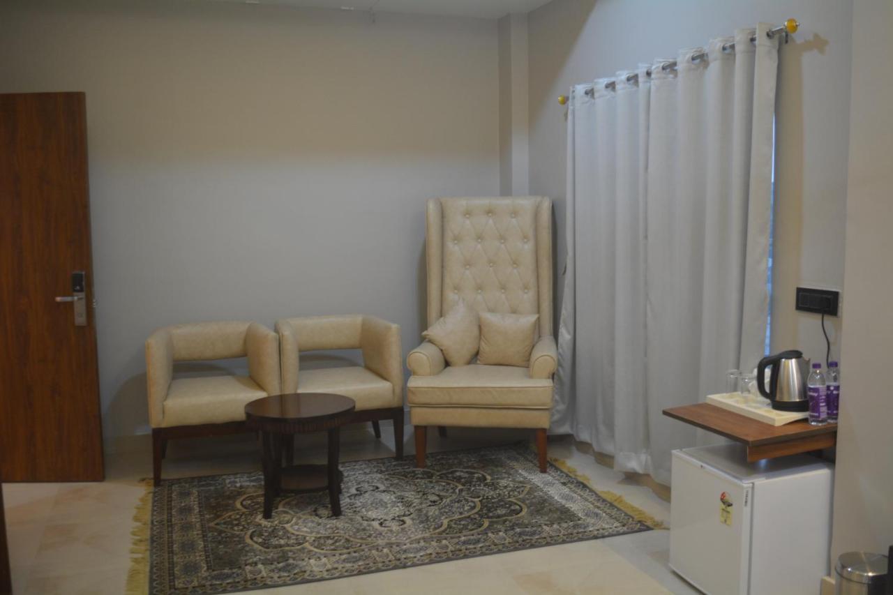 Maharaja Hotel & Banquet Darbhanga Dış mekan fotoğraf