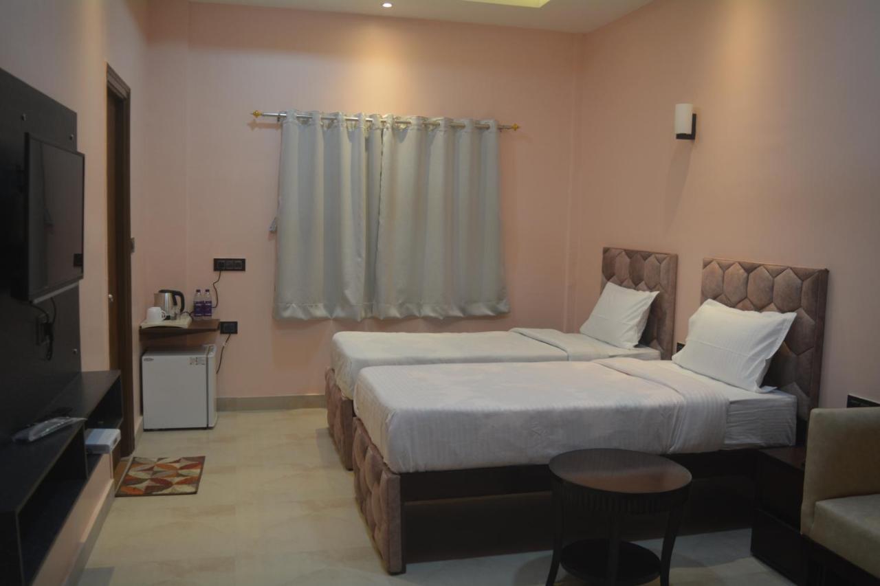 Maharaja Hotel & Banquet Darbhanga Dış mekan fotoğraf