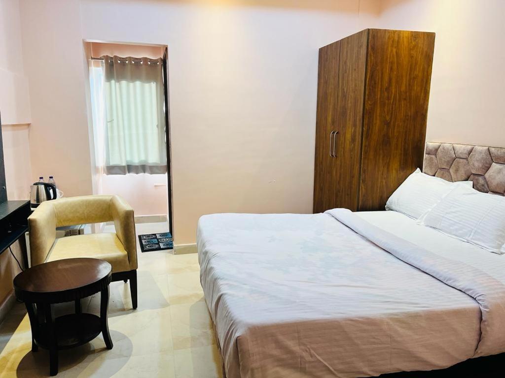 Maharaja Hotel & Banquet Darbhanga Dış mekan fotoğraf
